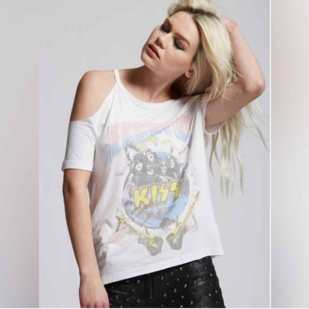 RECYCLED KARMA KISS Band Tee